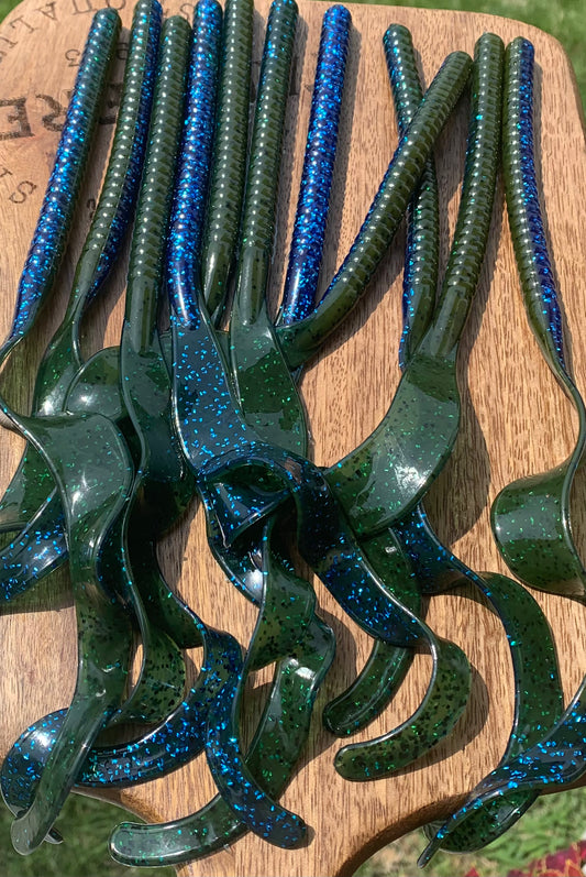 Kmag Worm Color 044 Okochobee Craw floating