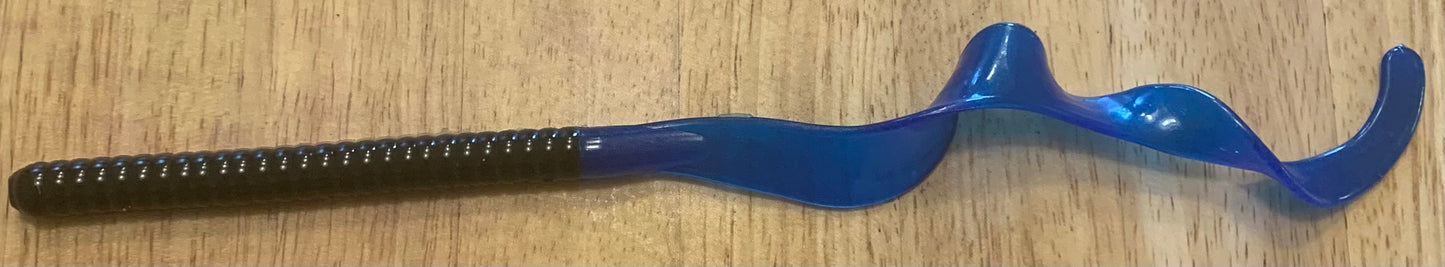 Kmag Worm Color 033 black w blue tail